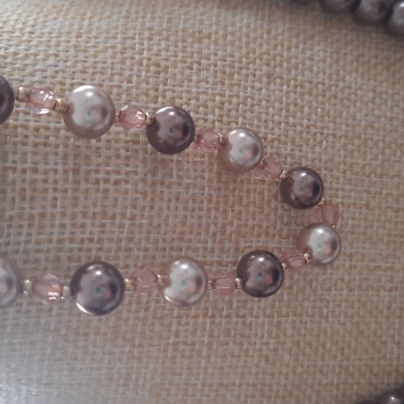 Elegant Pearl Necklace and Bracelet Set - Picture 2 of 4